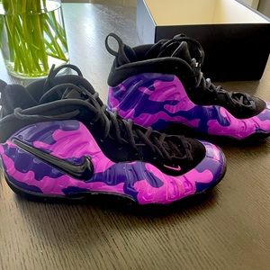 2019 Nike Air Foamposite Pro Purple Camo  Size 6.5